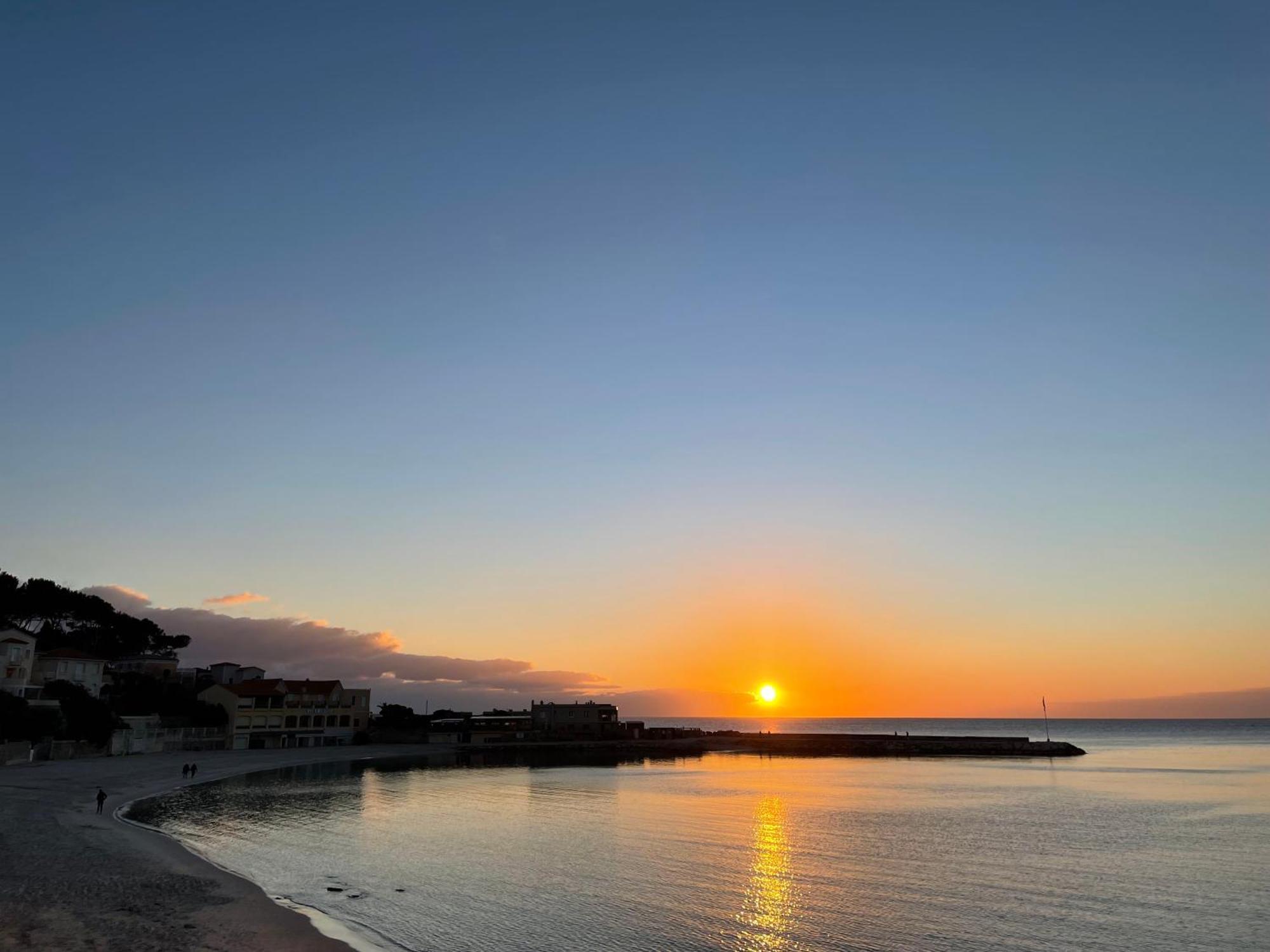 Tout Proche Gare Et Port, Vue Mer, Clim Et Parking باندول المظهر الخارجي الصورة